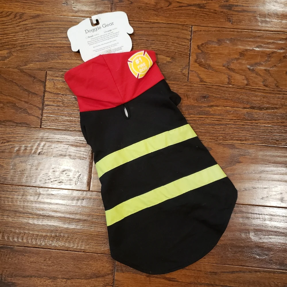 NWT FIRE DOG, DOGGIE GEAR Pet Wear - Size Large (14.5